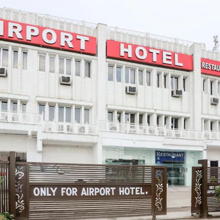 Airport Hotel Nuova Delhi Esterno foto