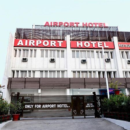 Airport Hotel Nuova Delhi Esterno foto