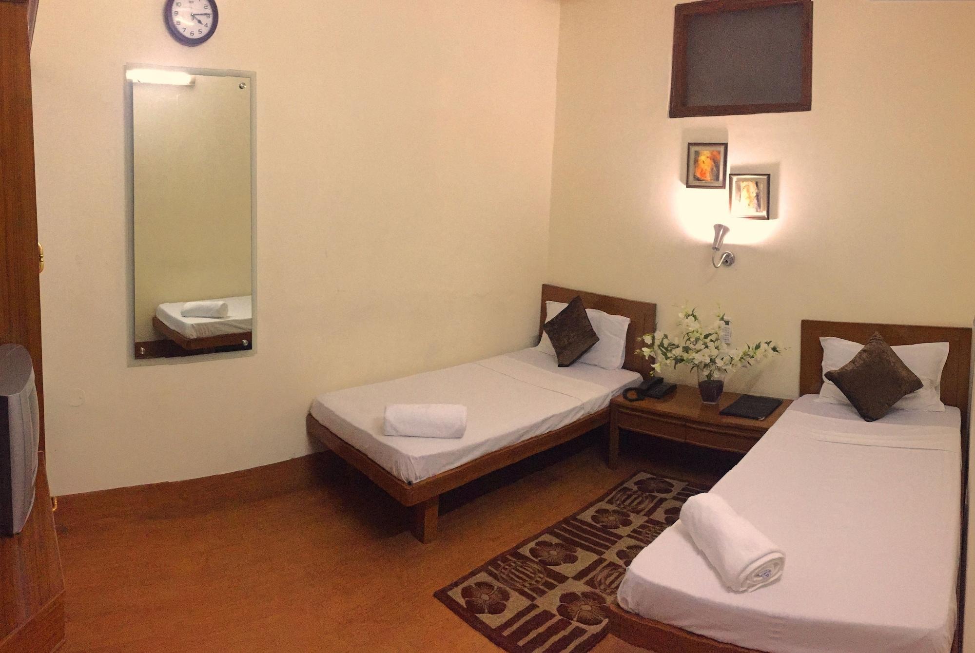 Airport Hotel Nuova Delhi Esterno foto