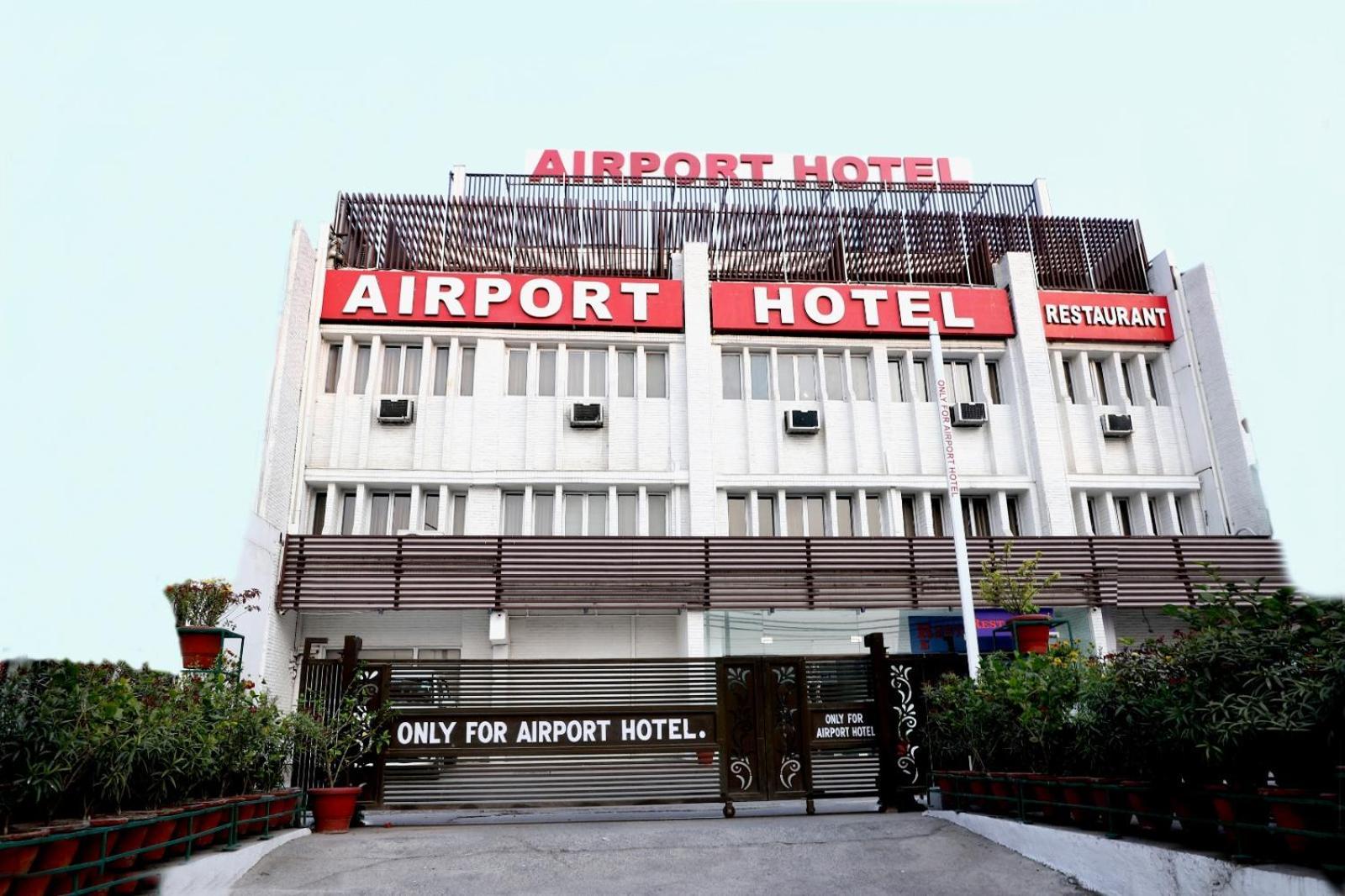 Airport Hotel Nuova Delhi Esterno foto