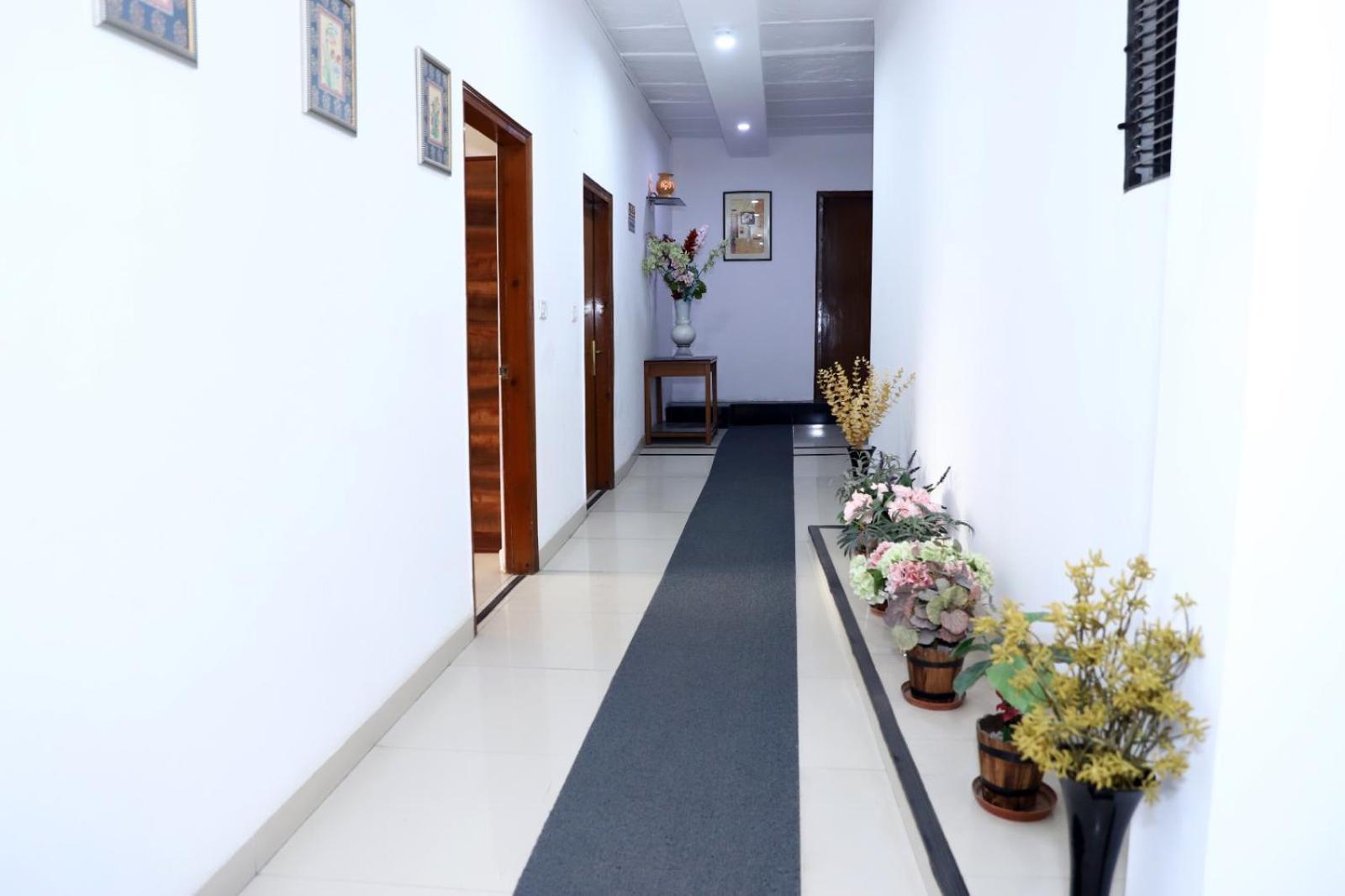 Airport Hotel Nuova Delhi Esterno foto