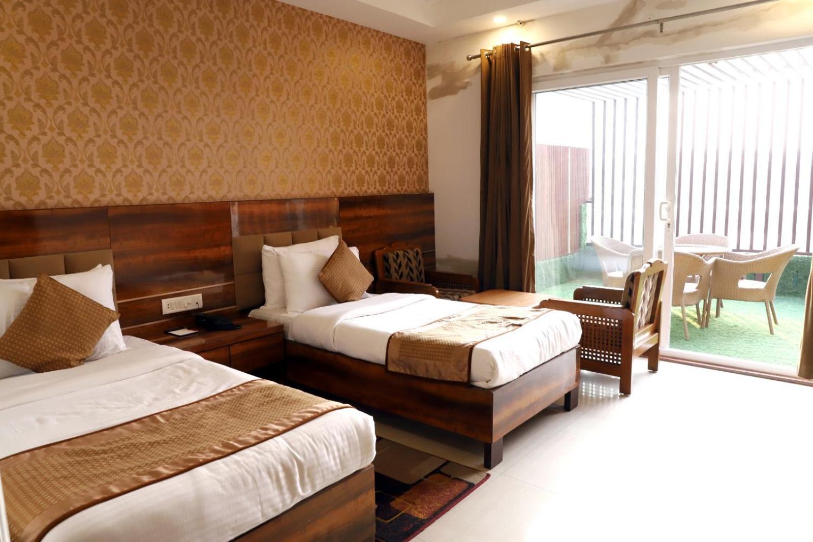 Airport Hotel Nuova Delhi Esterno foto