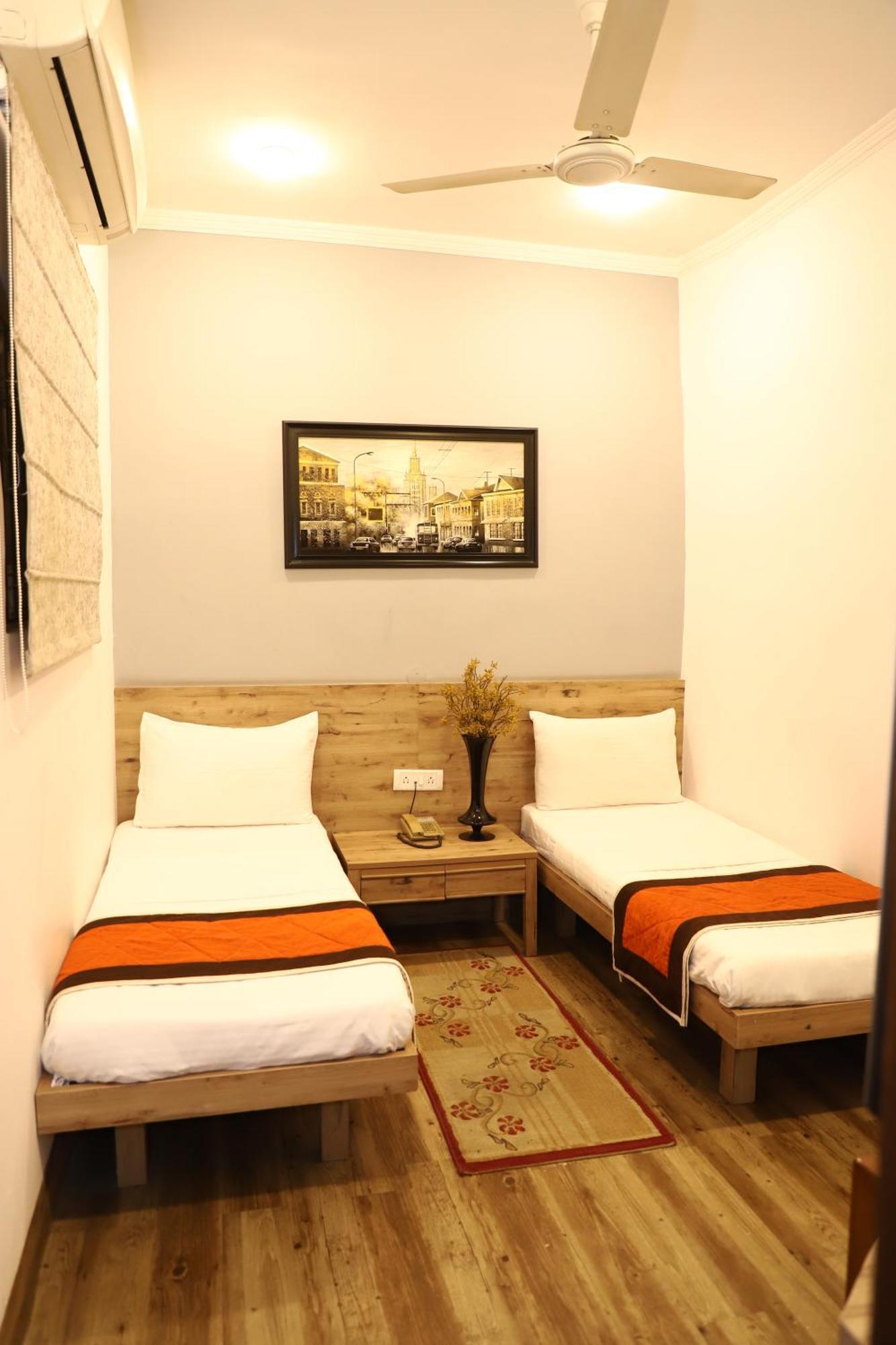 Airport Hotel Nuova Delhi Esterno foto